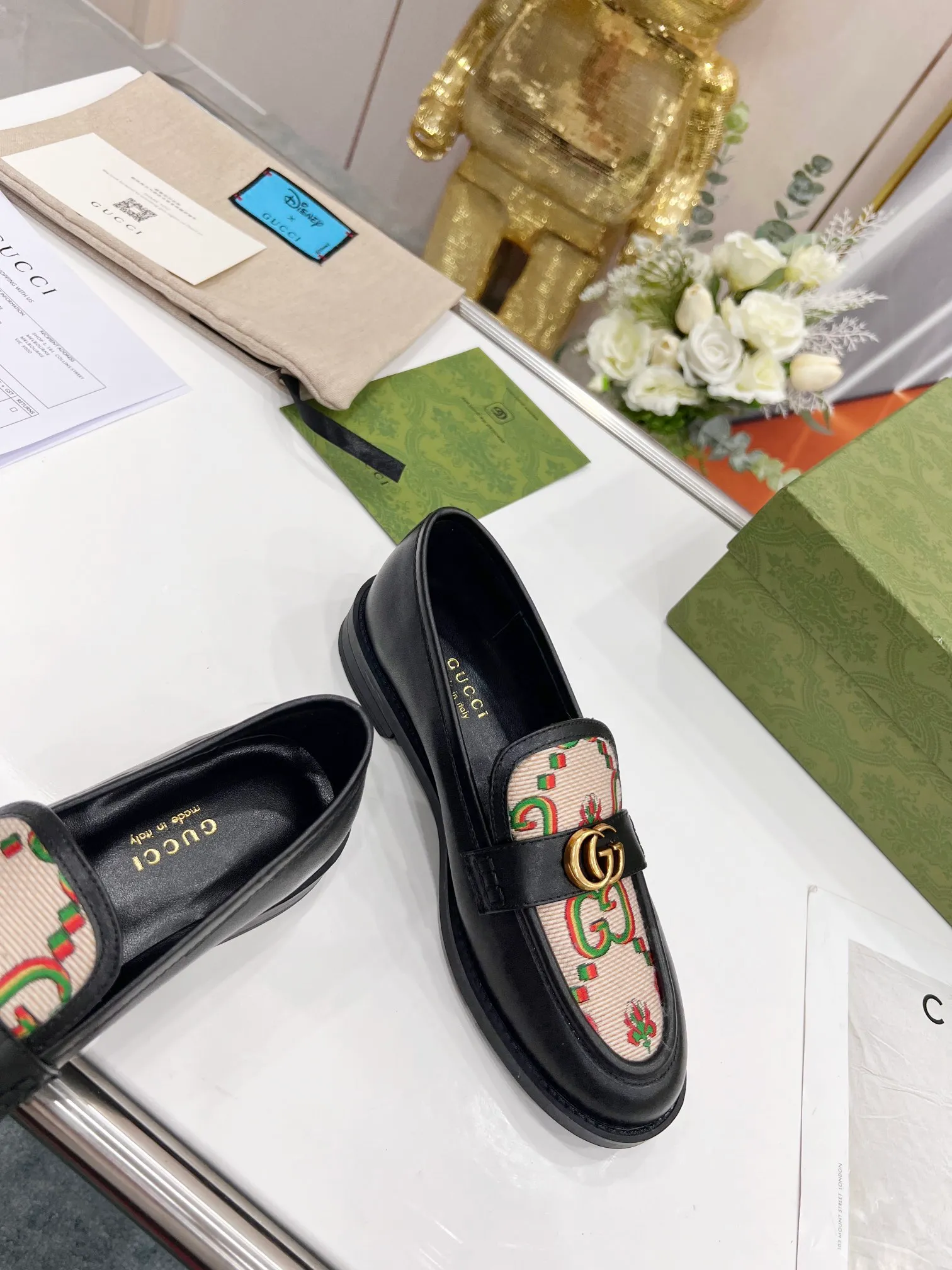 👟👟Ex-factory price 440👟👟 2022 new G family classic design loafers, made of V-shaped quilted effect leather, double G monogram evolved from Gucci, calf leather, mixed sheepskin lining, heel height 1.5 cm, original molded wear-resistant Tpu outsole. Code number 35-42,